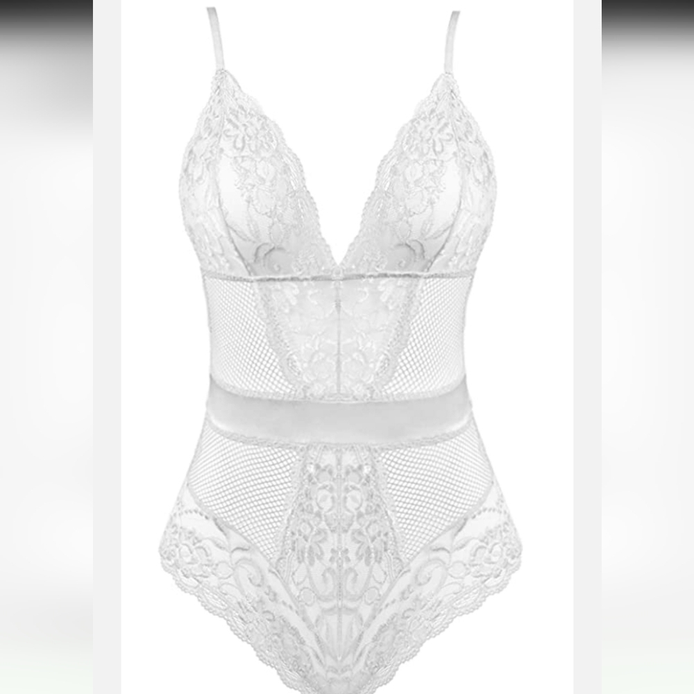 White Lace Mesh Bodysuit Sleepwear Lingerie.  Size 3XL.🔥